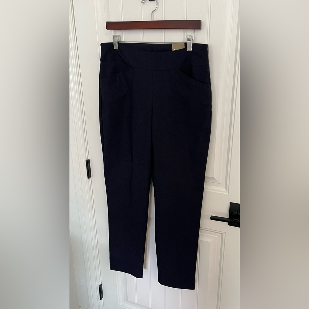 Chico’s Perfect Stretch Josie Slim Short Pull-On Pant NWT